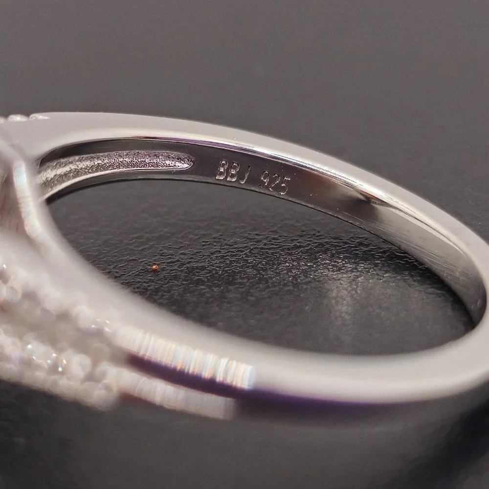 Red Garnet &‎ White Zircon Sterling Silver Ring Size 7